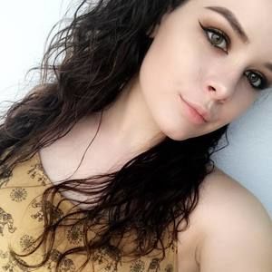 Meet your Posher, Mia